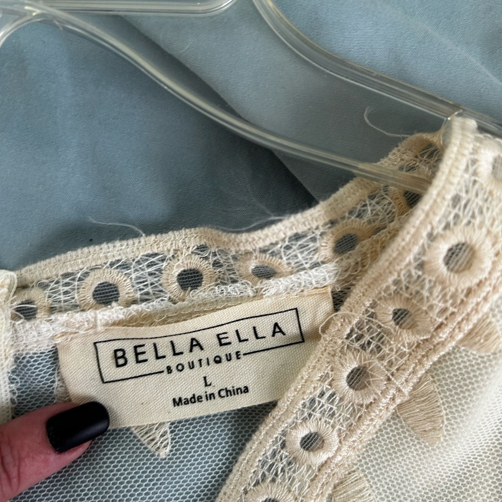 Bella Ella Boutique Dress 
Lacey light cream dress
Worn once
Large - Picture 3 of 4